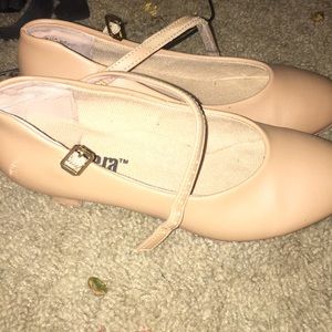 I’m selling a 6.5 feet heel toe 45 dollars